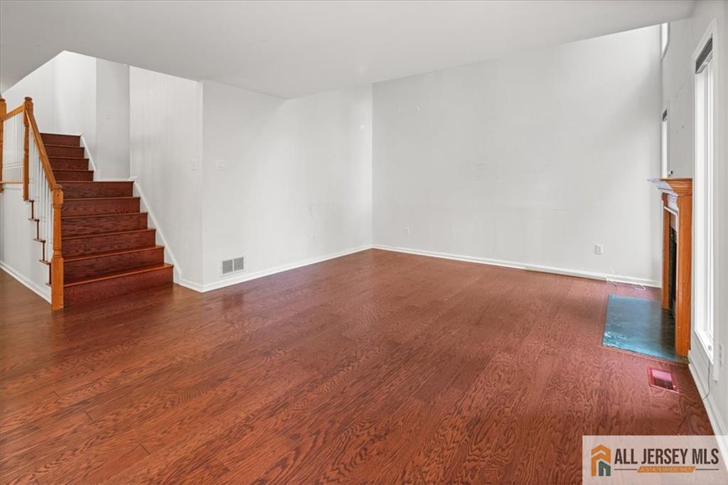 South Brunswick, New Jersey 08852, United States, 3 Bedrooms Bedrooms, ,4 BathroomsBathrooms,Residential,Active,153844