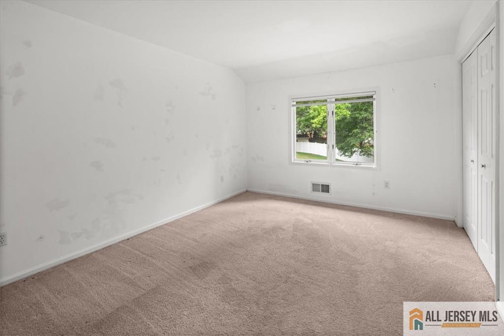 South Brunswick, New Jersey 08852, United States, 3 Bedrooms Bedrooms, ,4 BathroomsBathrooms,Residential,Active,153844