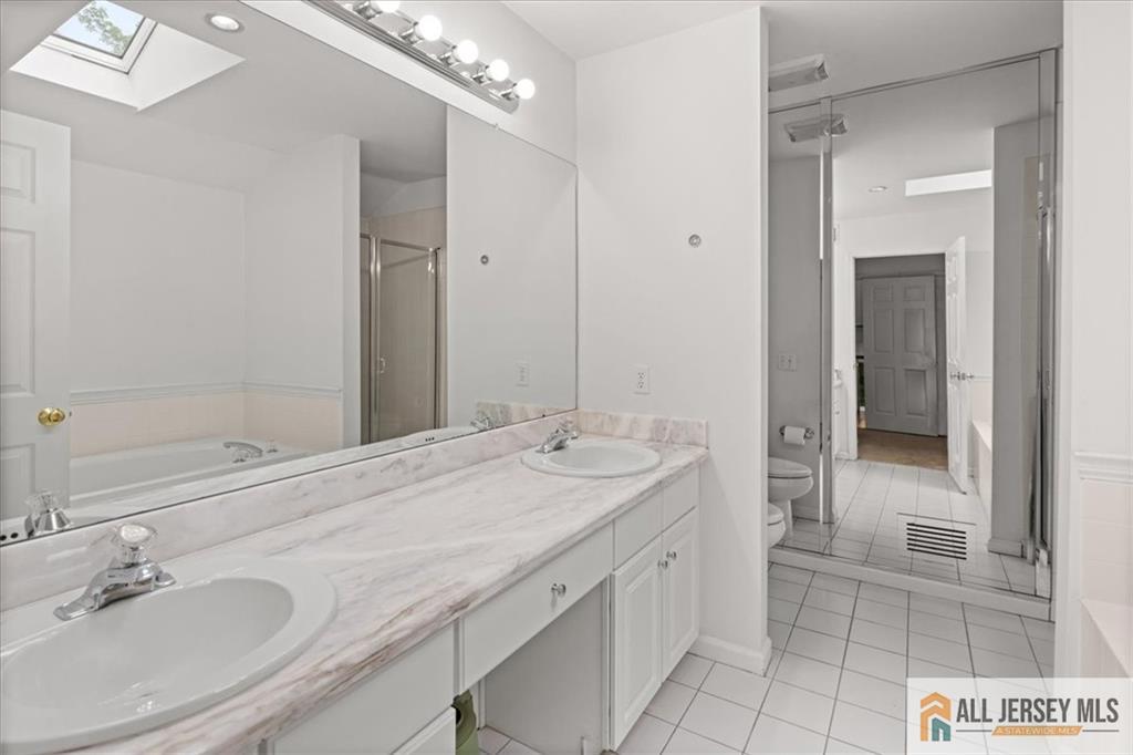 South Brunswick, New Jersey 08852, United States, 3 Bedrooms Bedrooms, ,4 BathroomsBathrooms,Residential,Active,153844