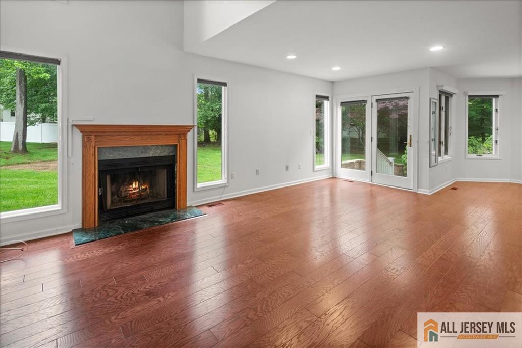 South Brunswick, New Jersey 08852, United States, 3 Bedrooms Bedrooms, ,4 BathroomsBathrooms,Residential,Active,153844