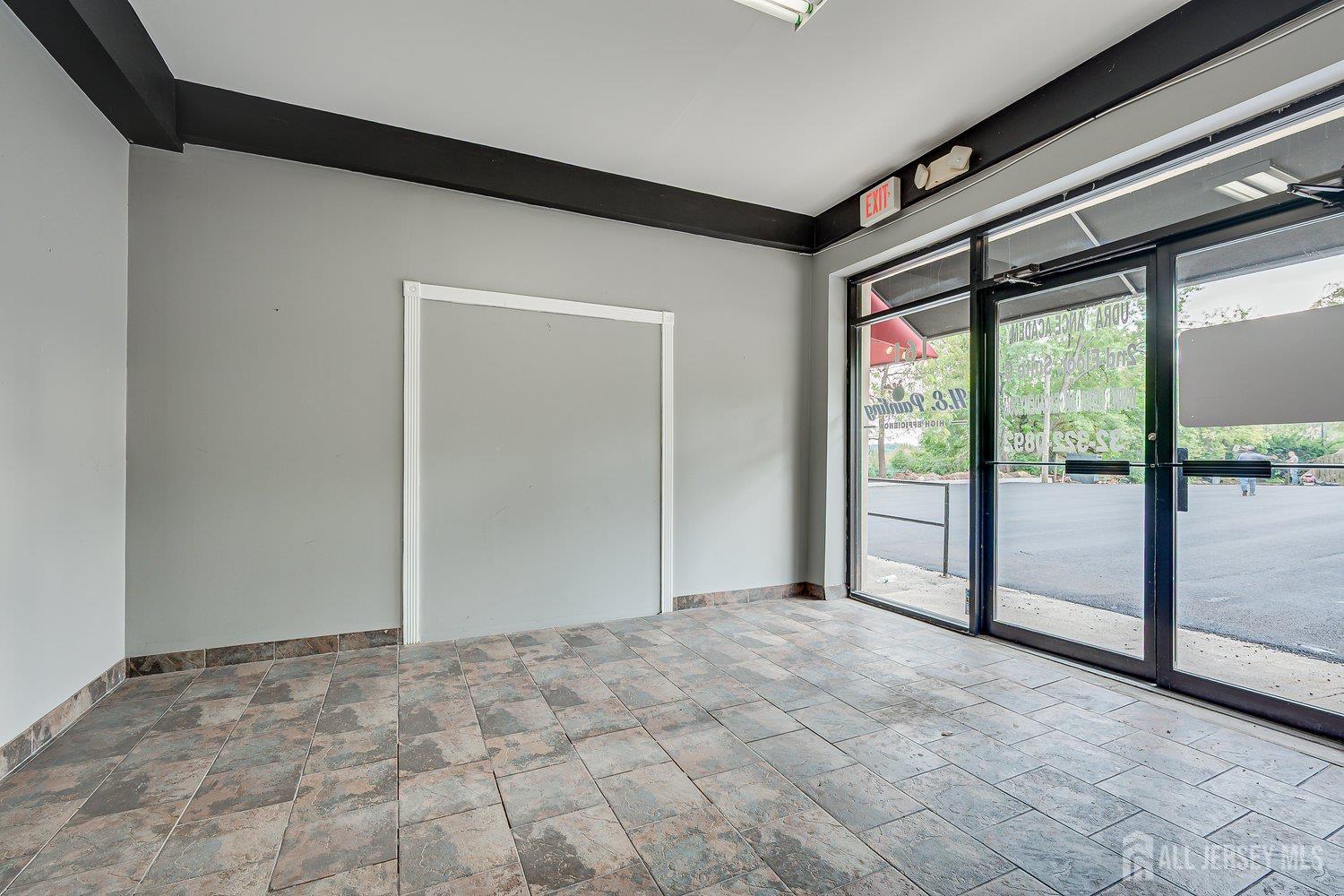 161 Lincoln Highway 2C
