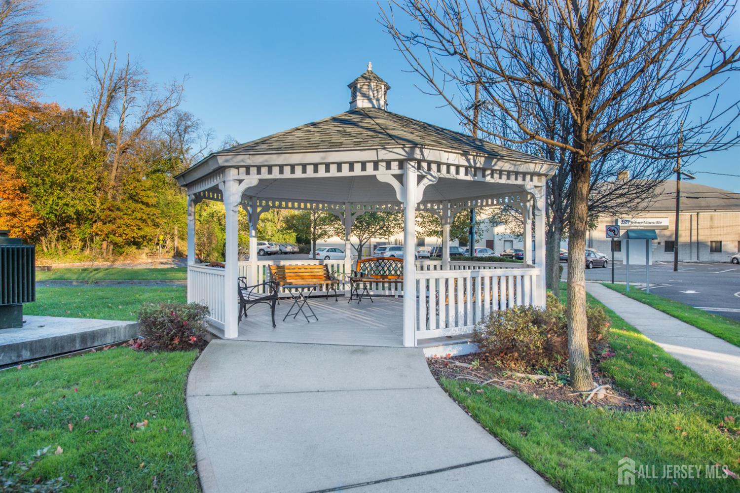 101 Liddle Avenue, Edison, New Jersey image 2