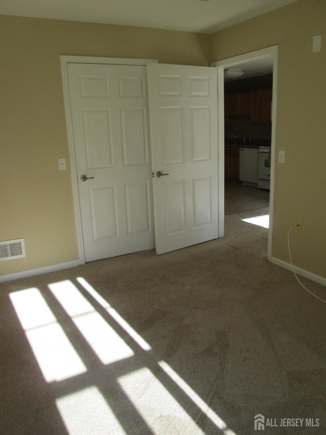 101 Liddle Avenue, Edison, New Jersey image 12