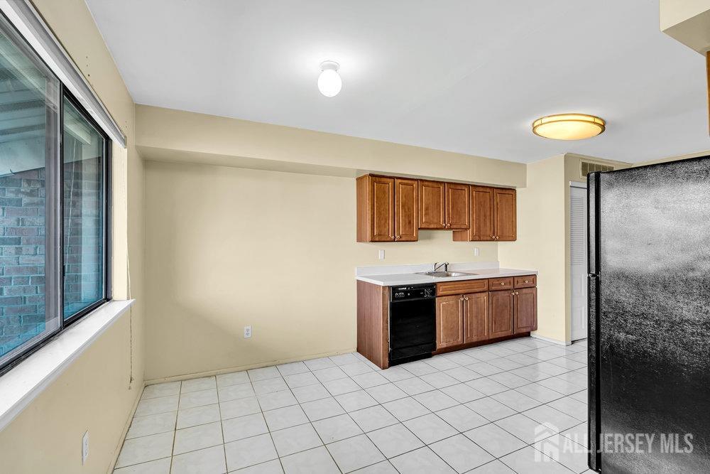 1613 Edison Glen Terrace, Edison, New Jersey image 12