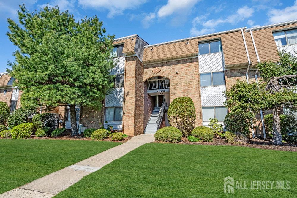 1613 Edison Glen Terrace, Edison, New Jersey image 1