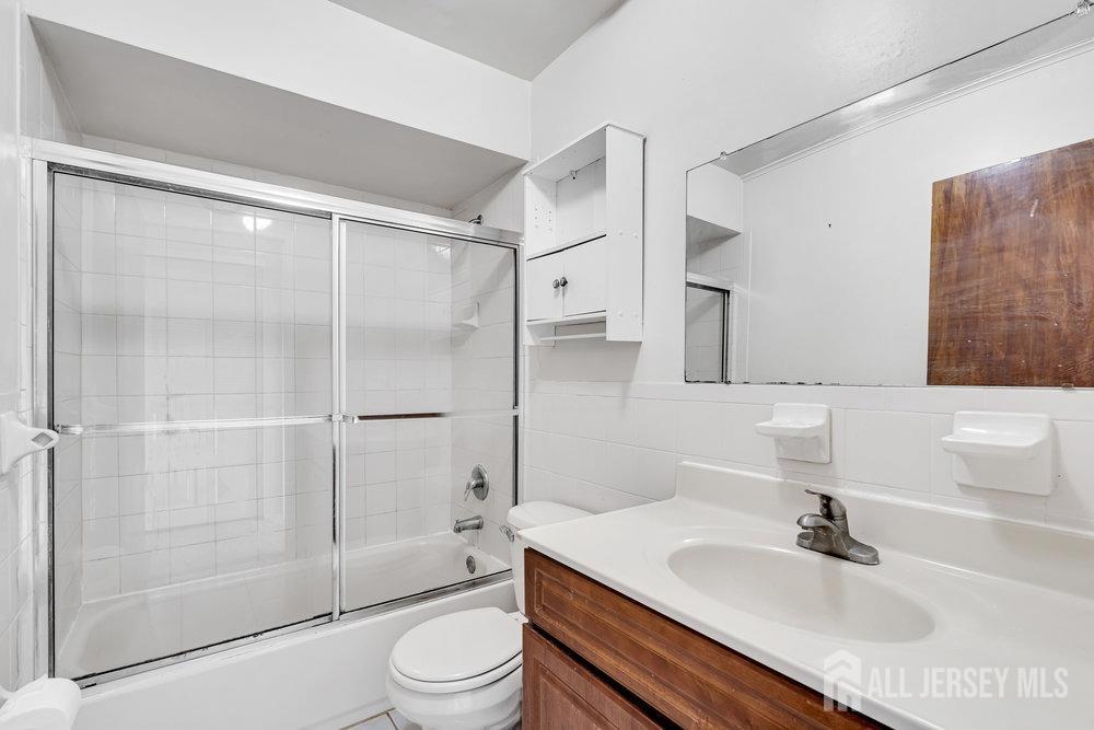 1613 Edison Glen Terrace, Edison, New Jersey image 14