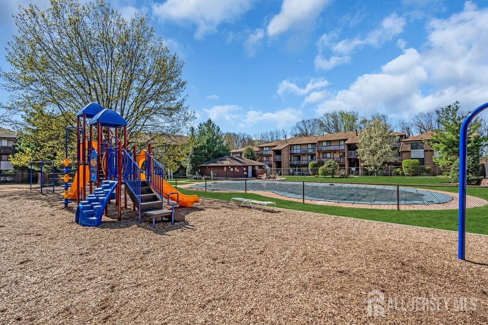 1613 Edison Glen Terrace, Edison, New Jersey image 20