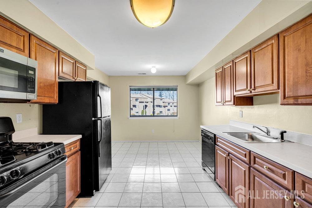1613 Edison Glen Terrace, Edison, New Jersey image 11
