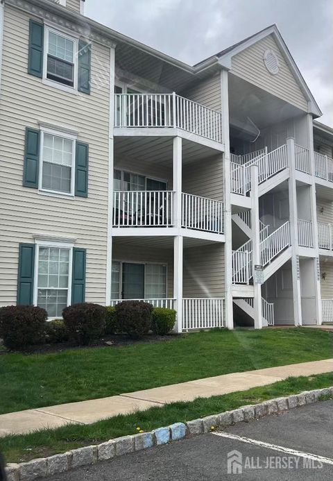Homes For Rent - 102 Albury Way<br/> North Brunswick, NJ 08902