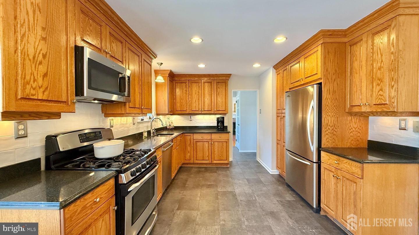 40 Cromwell Court, Berkeley Heights, New Jersey image 3