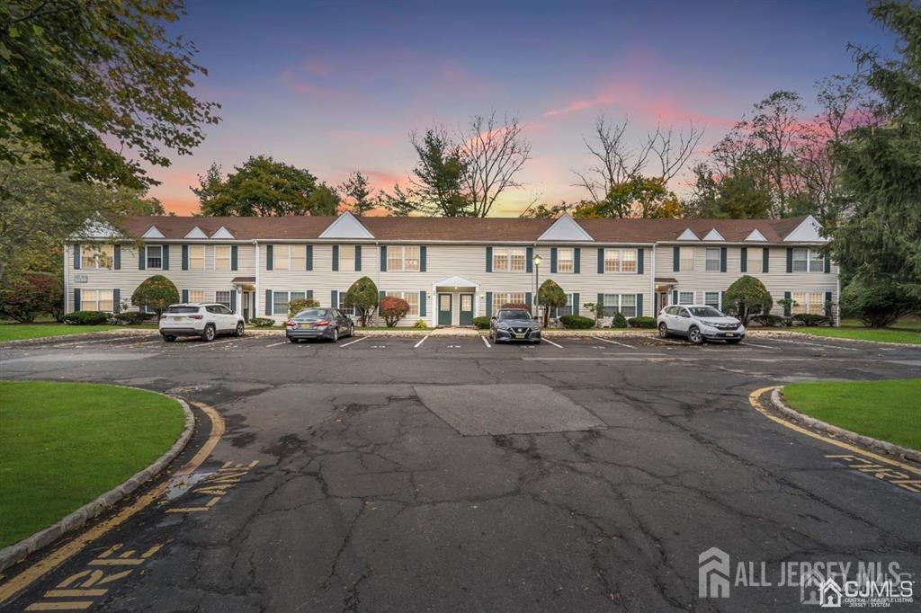 31 Hanover Square, Middlesex, New Jersey image 1