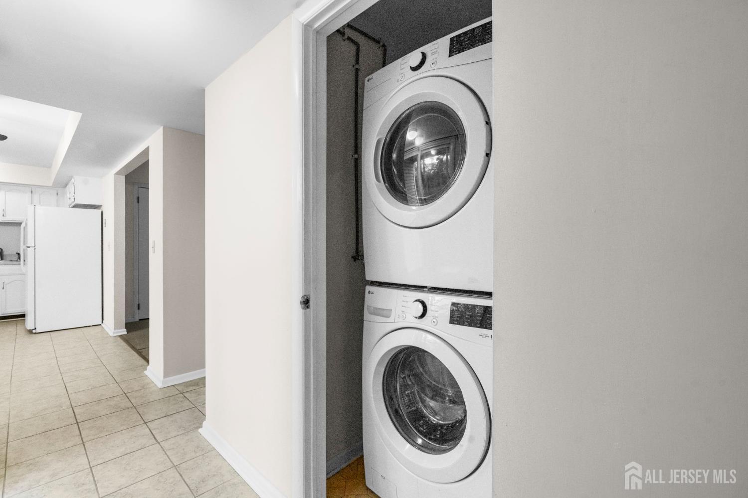 31 Hanover Square, Middlesex, New Jersey image 17