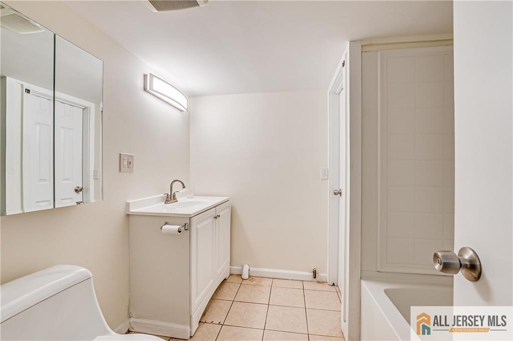 81 Coakley Street, Iselin, New Jersey image 18