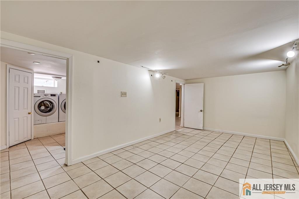 81 Coakley Street, Iselin, New Jersey image 16