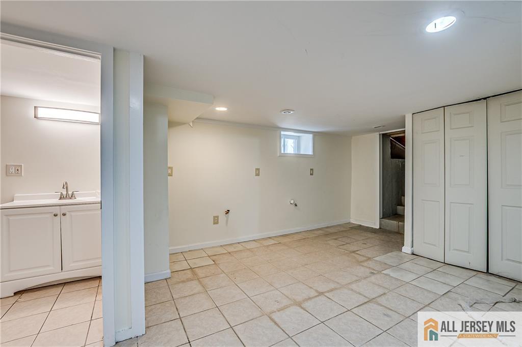 81 Coakley Street, Iselin, New Jersey image 20