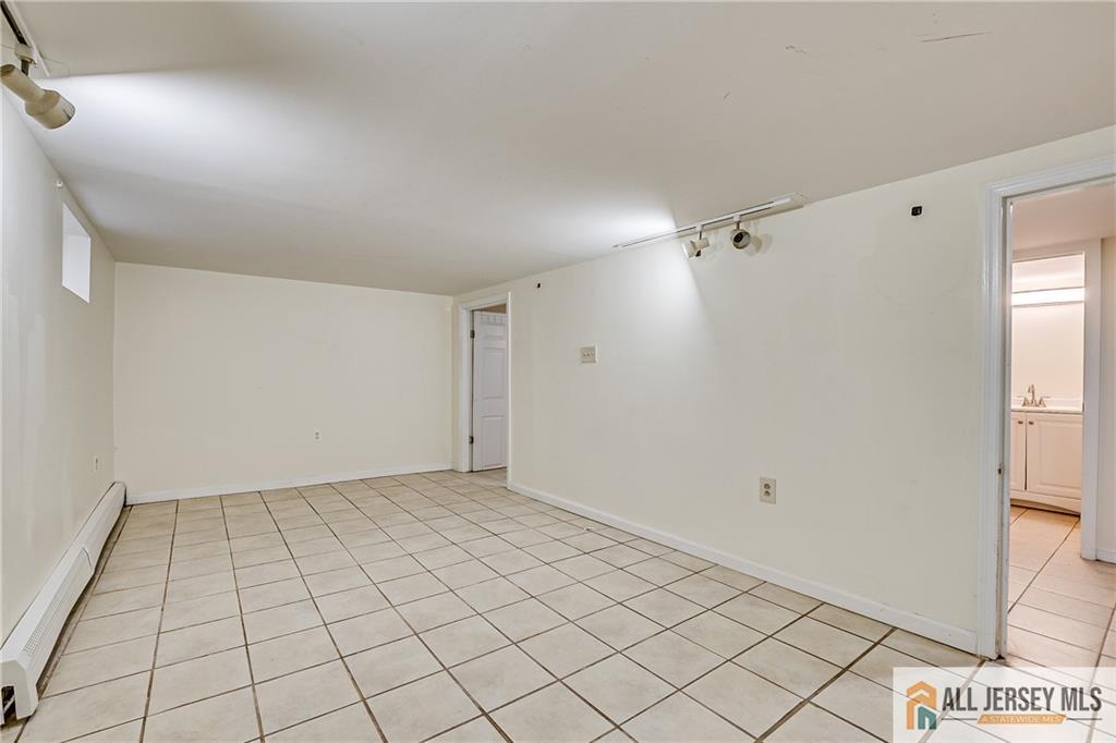 81 Coakley Street, Iselin, New Jersey image 17