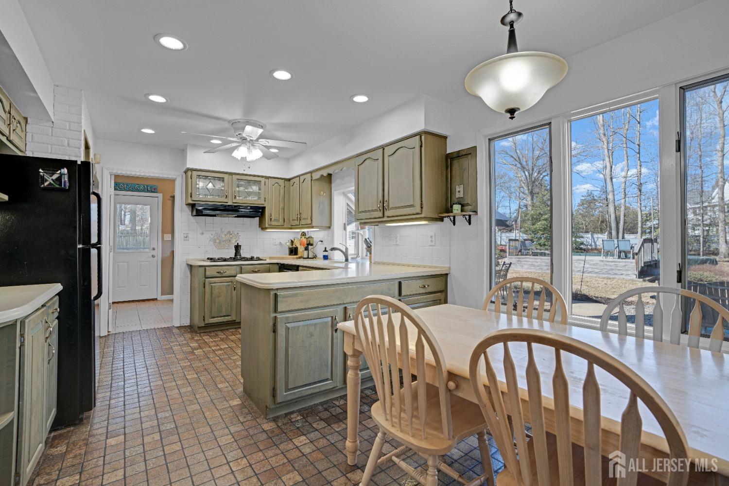 41 Dale Drive, Edison, New Jersey image 20