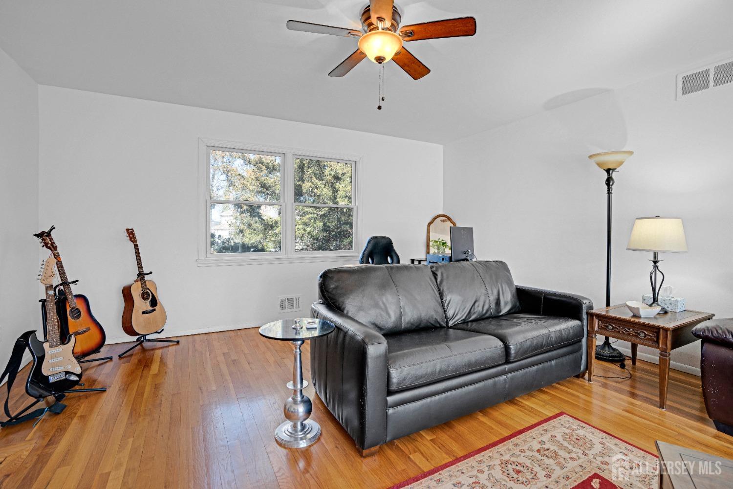 41 Dale Drive, Edison, New Jersey image 12