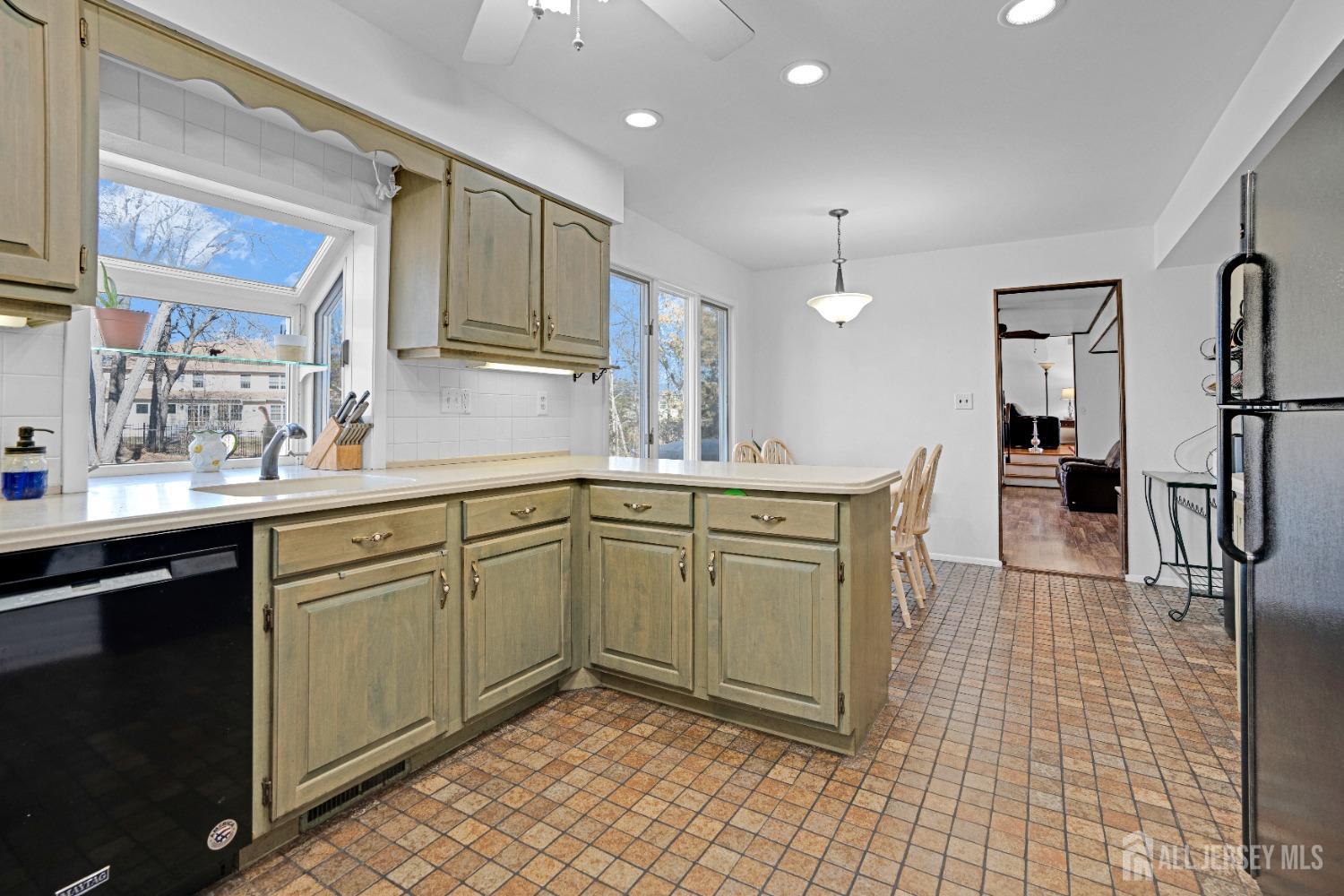 41 Dale Drive, Edison, New Jersey image 18