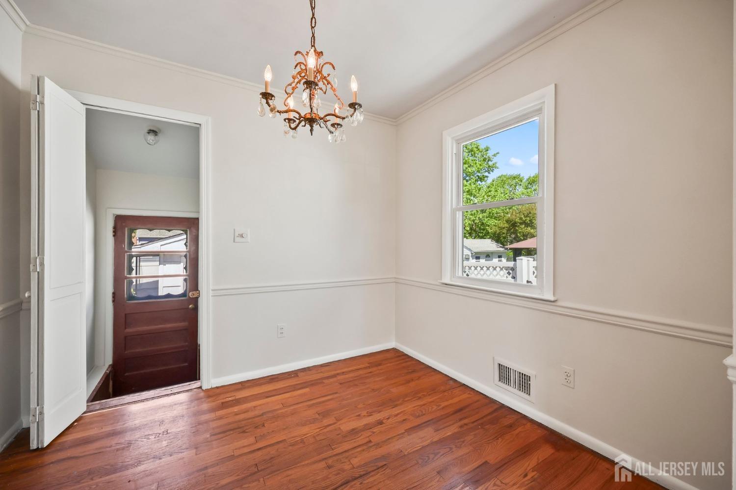 11 Oakwood Place, Carteret, New Jersey image 4