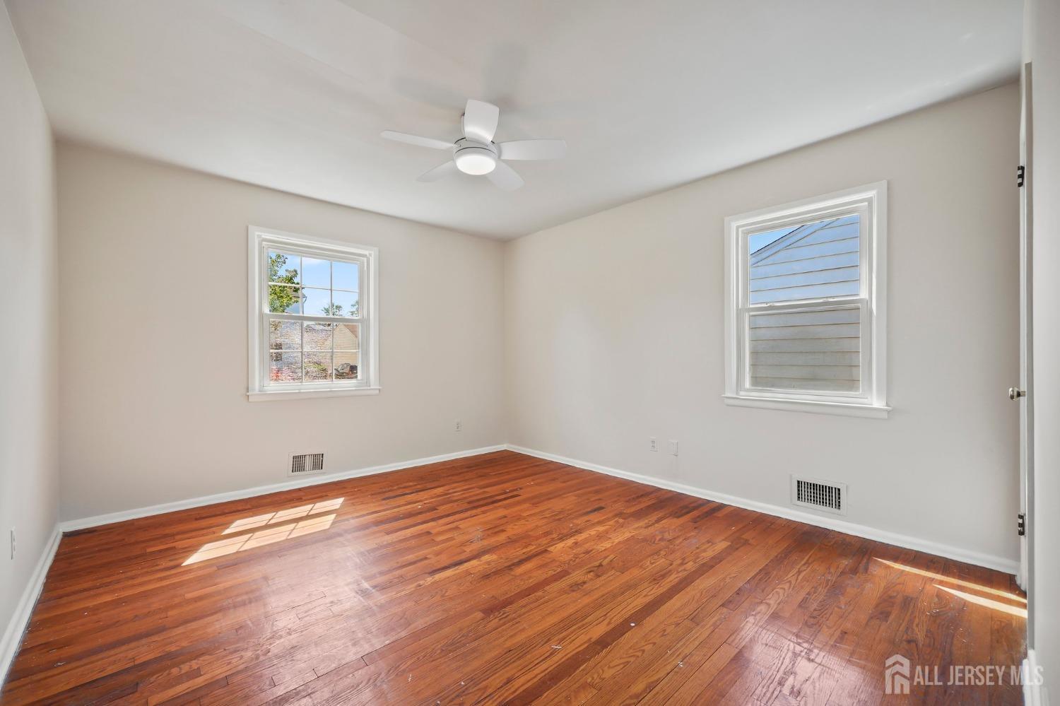 11 Oakwood Place, Carteret, New Jersey image 14
