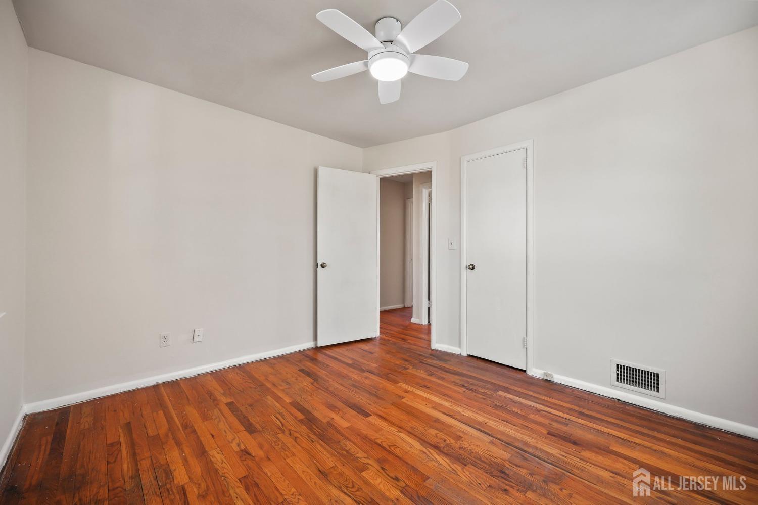 11 Oakwood Place, Carteret, New Jersey image 16