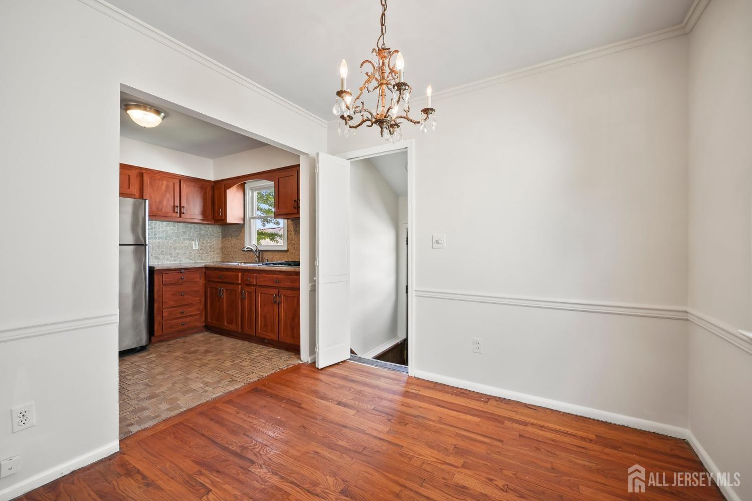 11 Oakwood Place, Carteret, New Jersey image 5