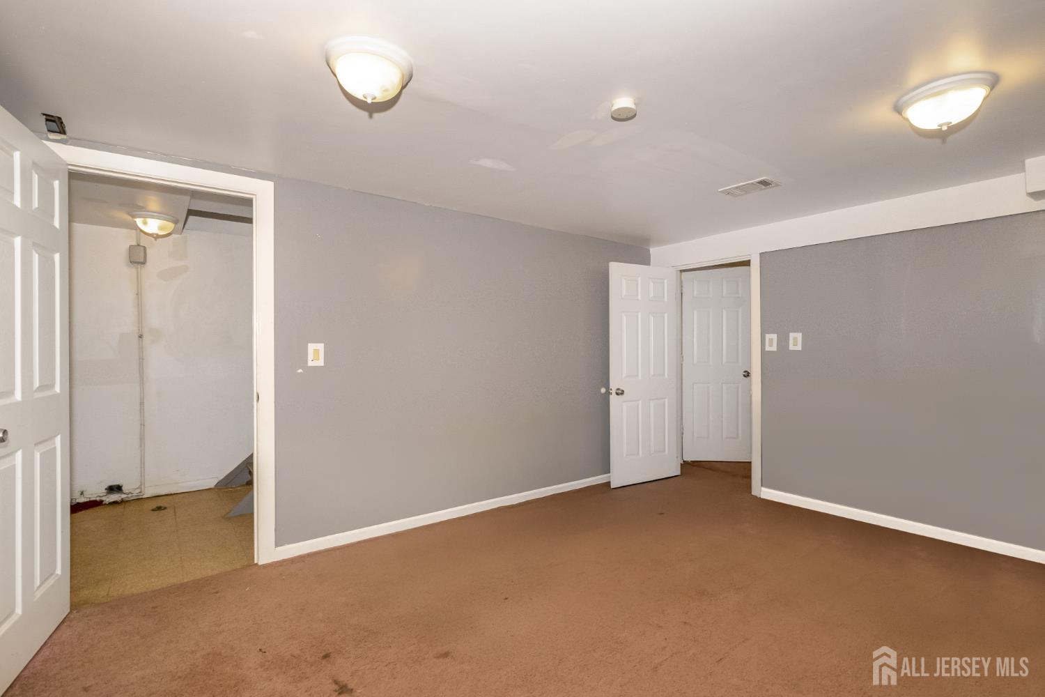 Orange, New Jersey 07050, United States, 4 Bedrooms Bedrooms, ,4 BathroomsBathrooms,Residential,Active,183505