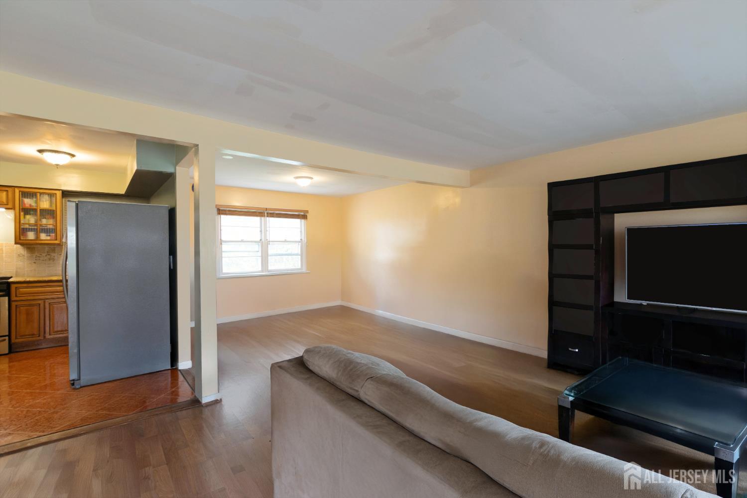 Orange, New Jersey 07050, United States, 4 Bedrooms Bedrooms, ,4 BathroomsBathrooms,Residential,Active,183505