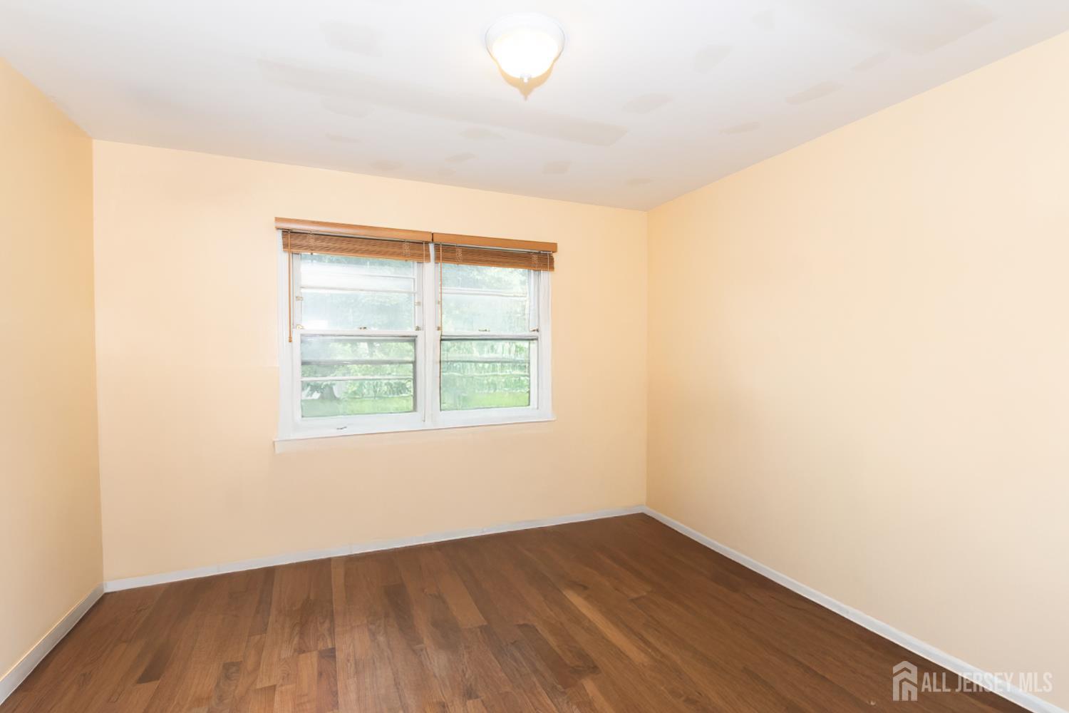 Orange, New Jersey 07050, United States, 4 Bedrooms Bedrooms, ,4 BathroomsBathrooms,Residential,Active,183505