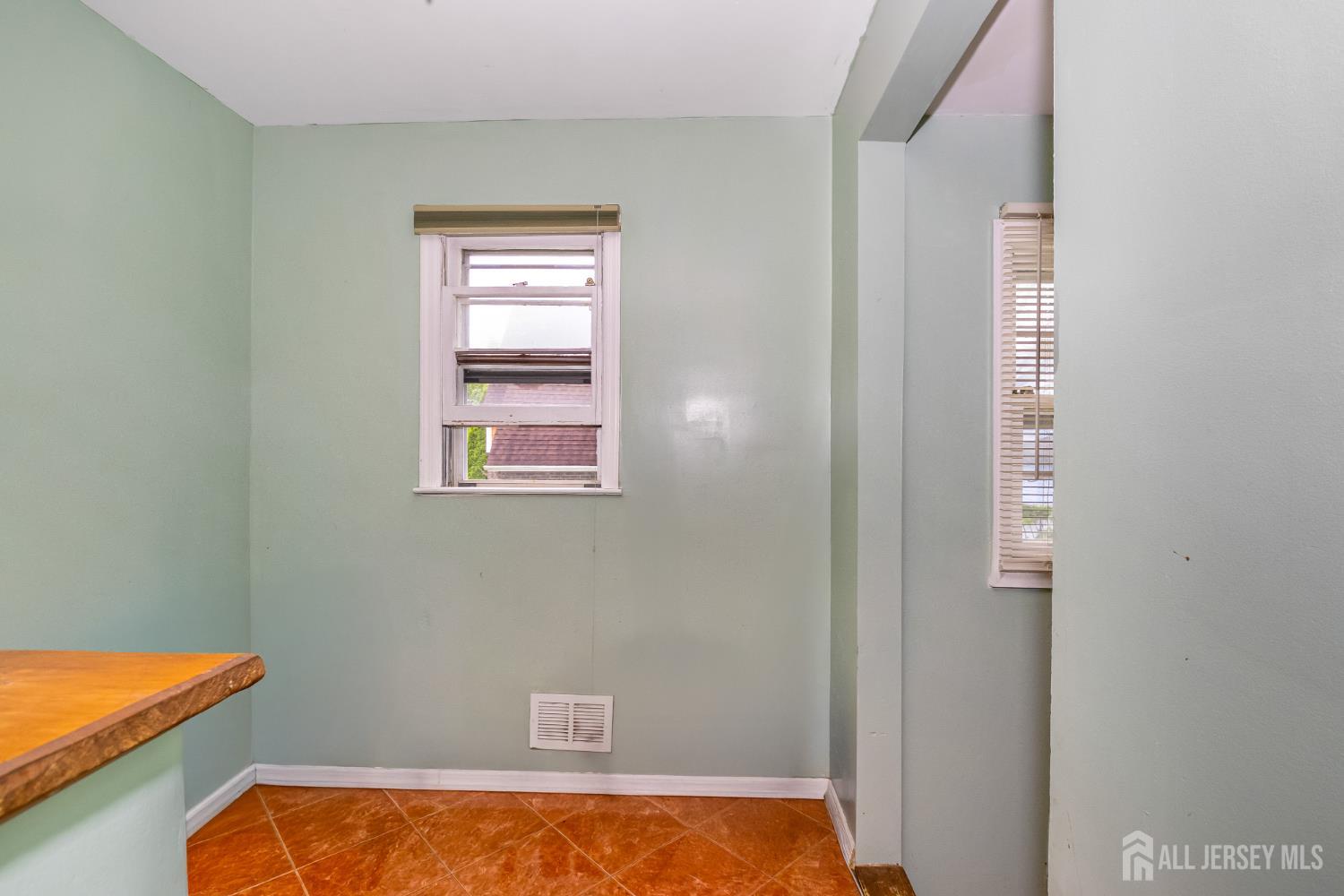 Orange, New Jersey 07050, United States, 4 Bedrooms Bedrooms, ,4 BathroomsBathrooms,Residential,Active,183505