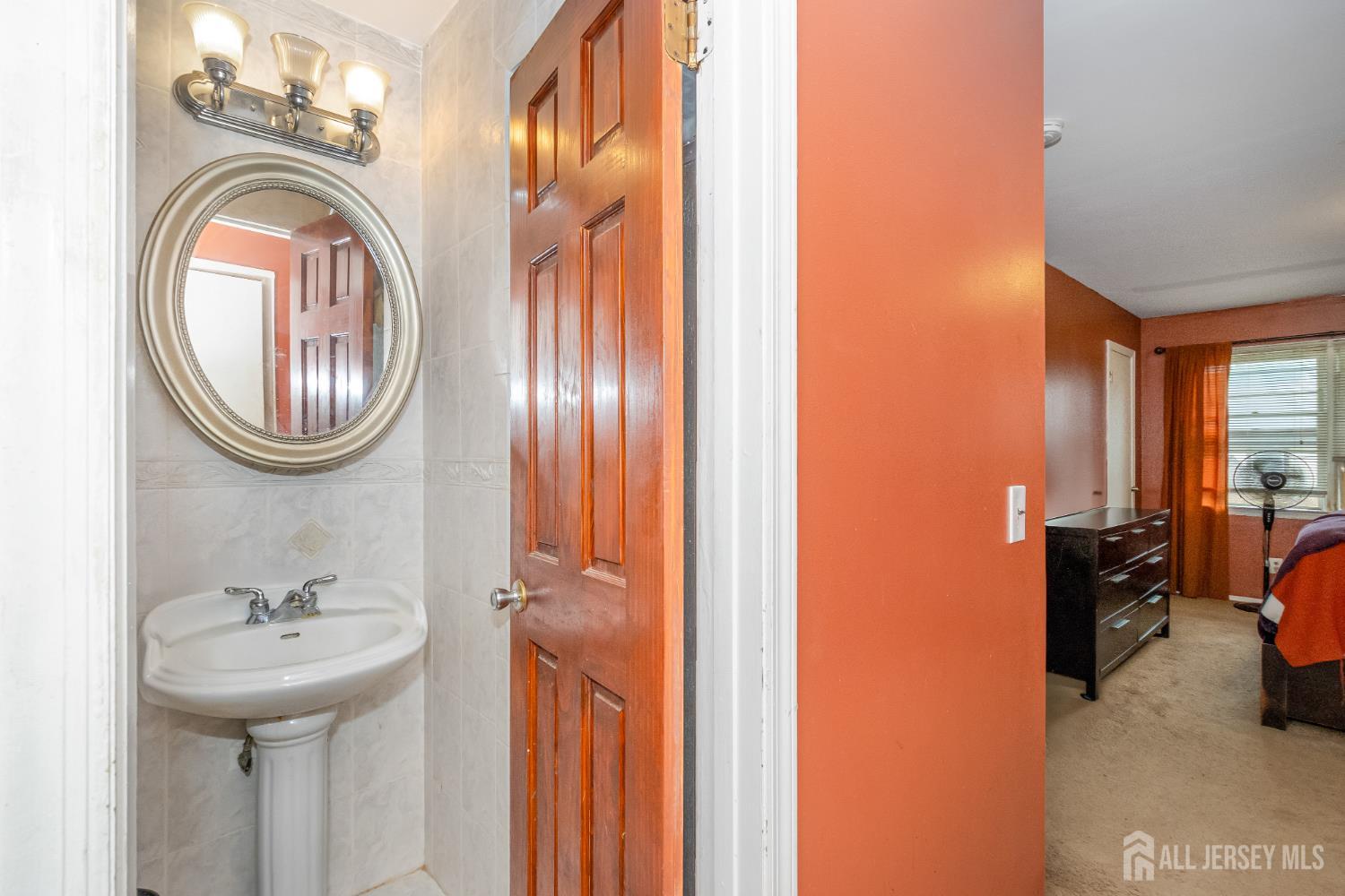 Orange, New Jersey 07050, United States, 4 Bedrooms Bedrooms, ,4 BathroomsBathrooms,Residential,Active,183505