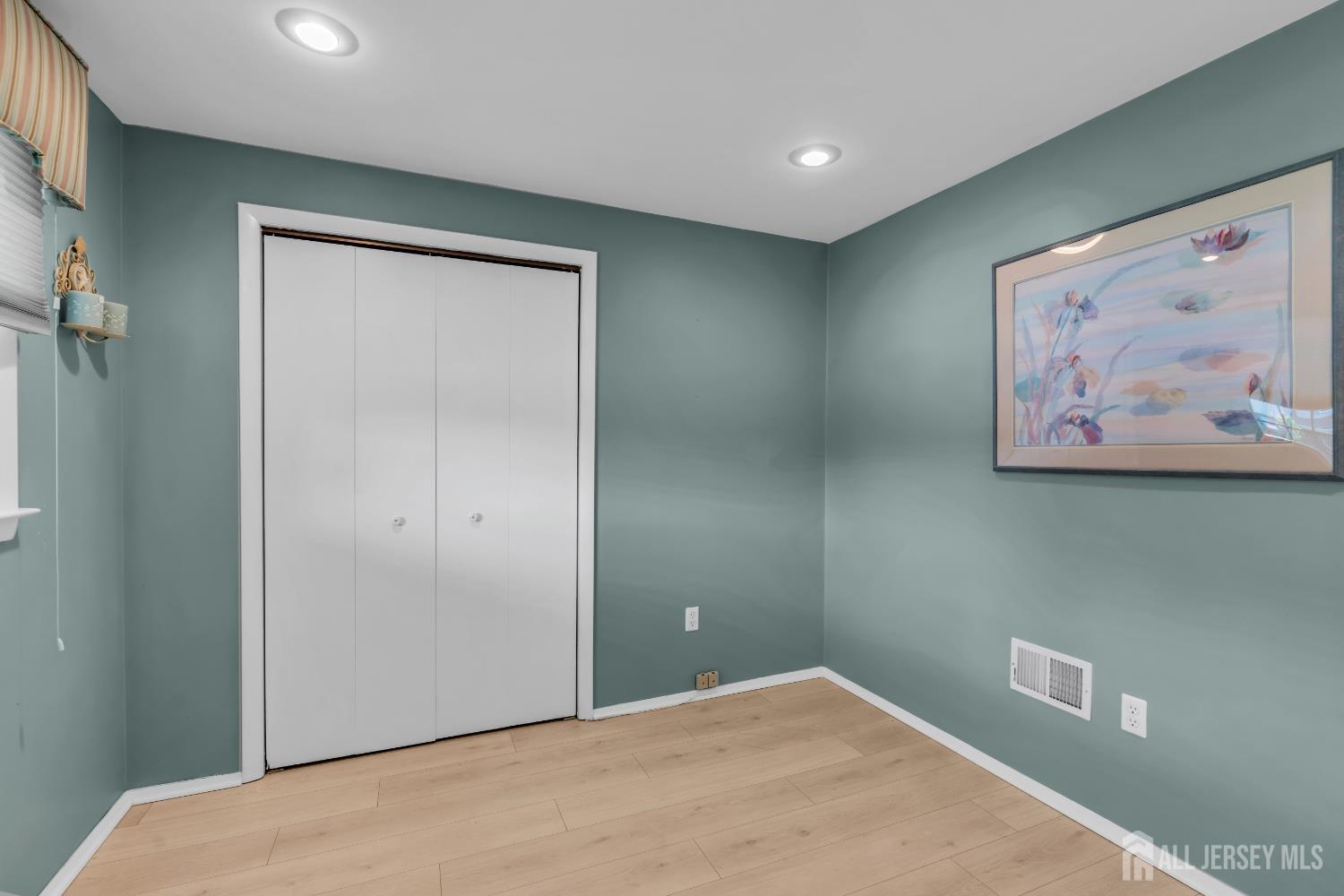 11 Diana Court, East Brunswick, New Jersey image 9