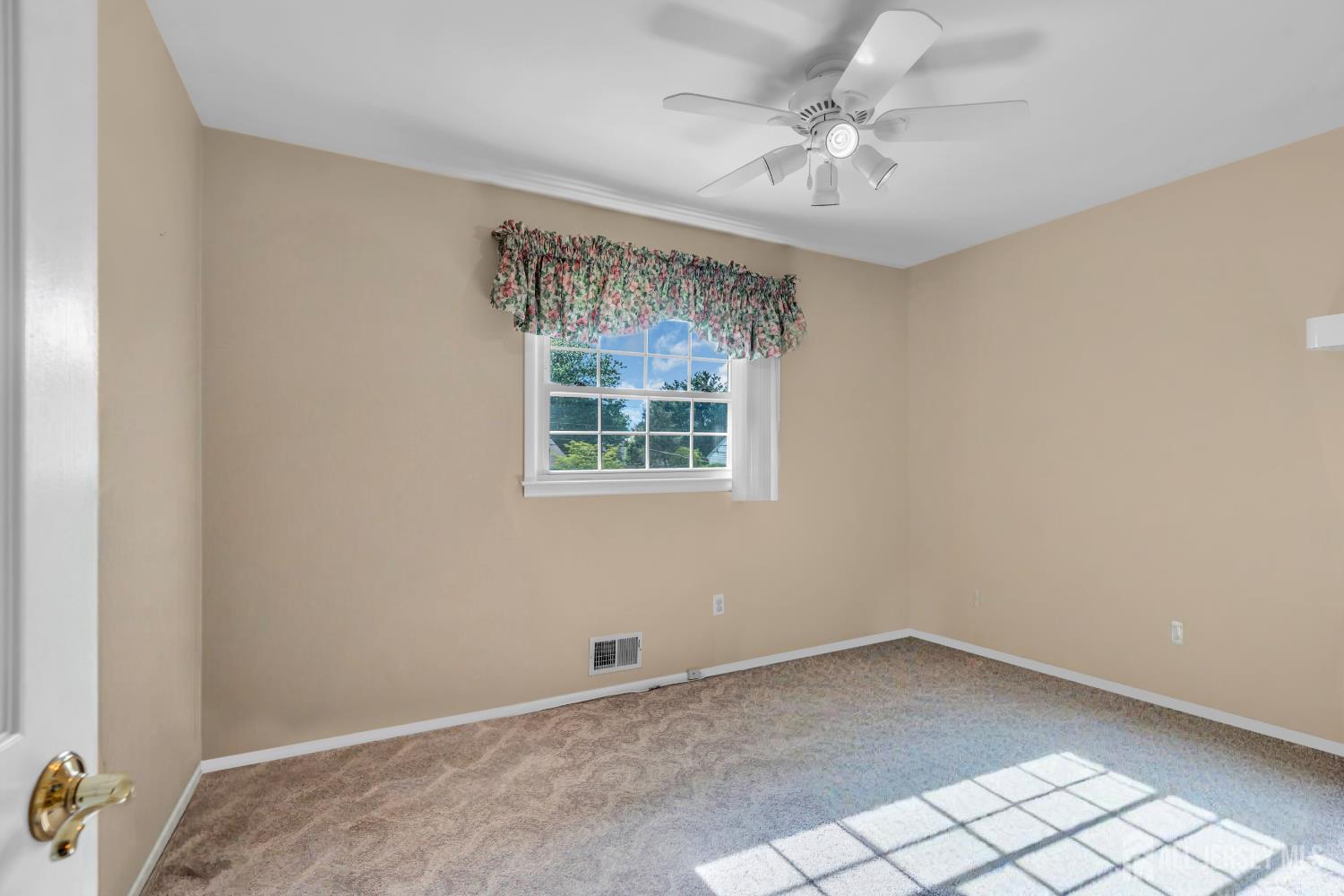 11 Diana Court, East Brunswick, New Jersey image 22