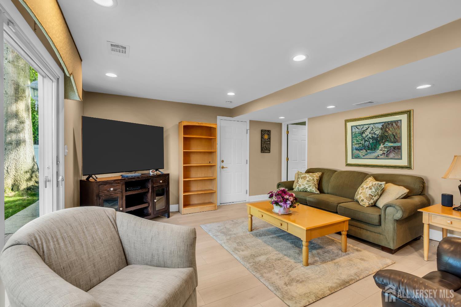 11 Diana Court, East Brunswick, New Jersey image 7