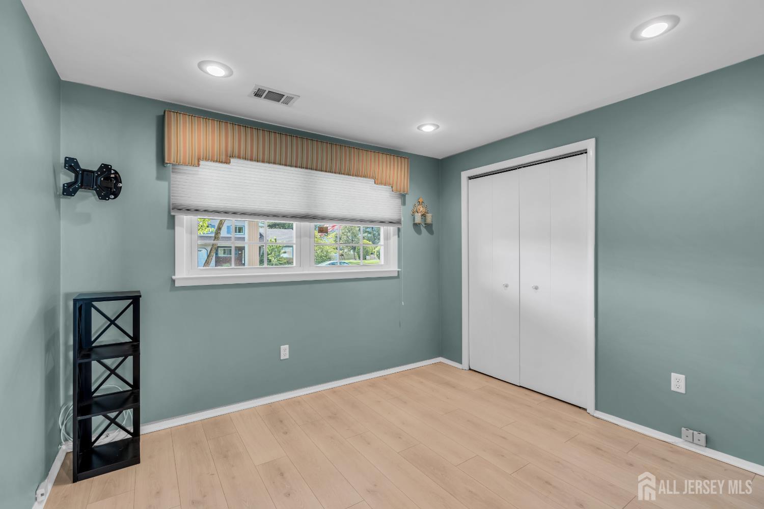 11 Diana Court, East Brunswick, New Jersey image 8