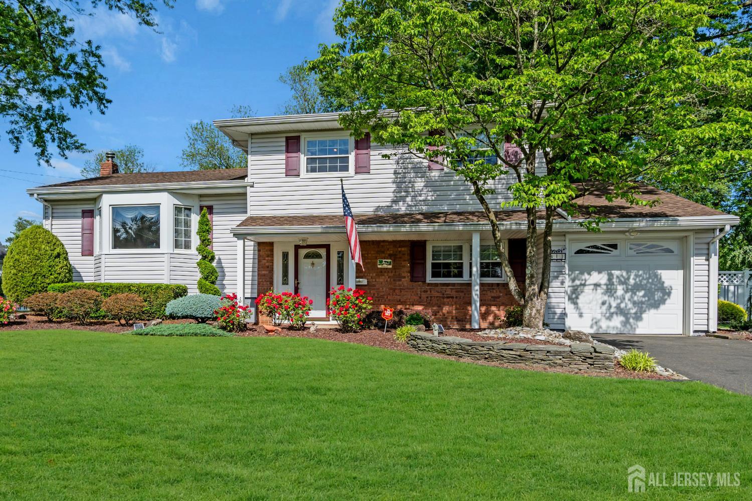 11 Diana Court, East Brunswick, New Jersey image 2