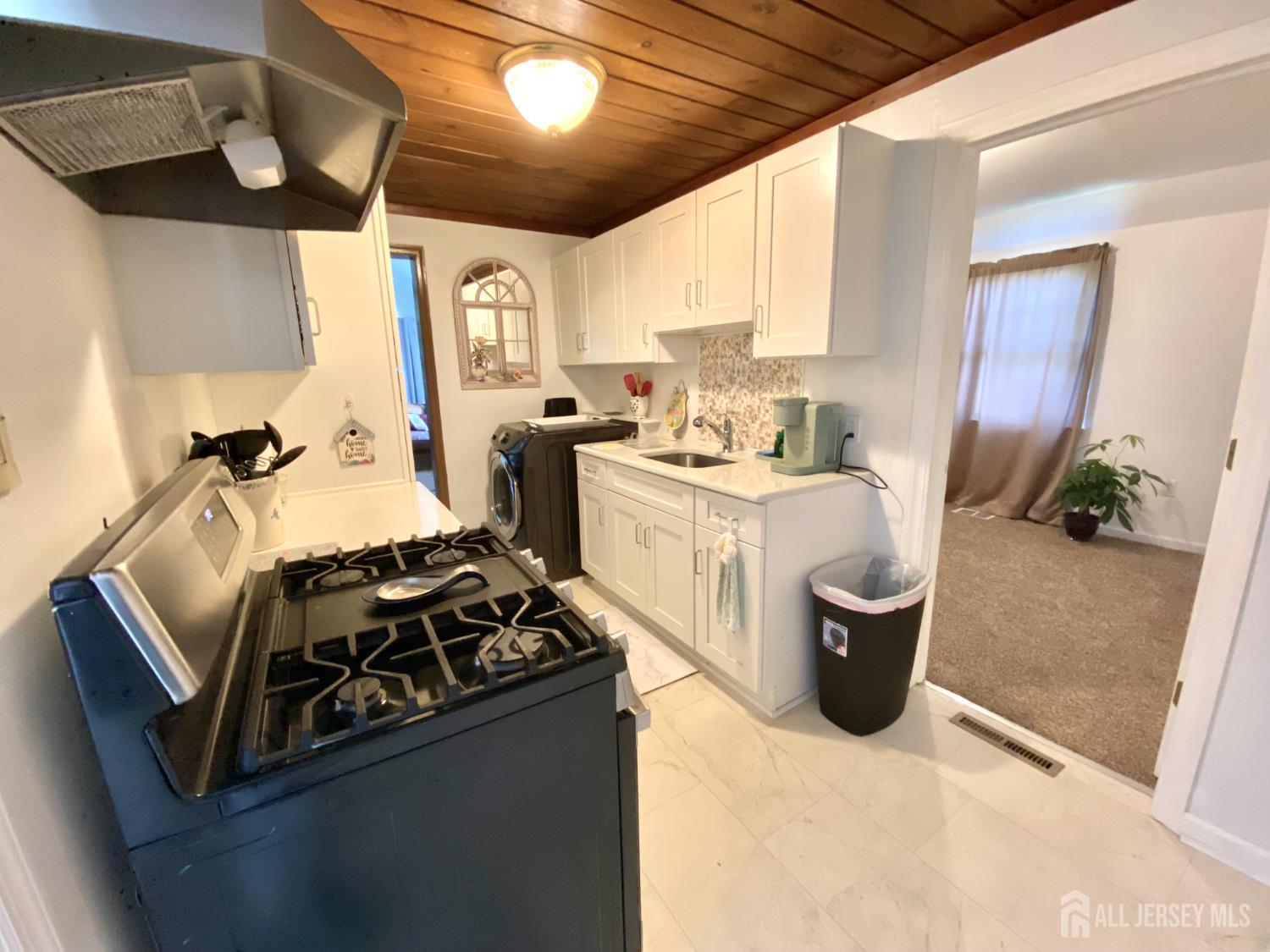 451 Brookside Avenue, Old Bridge, New Jersey image 15