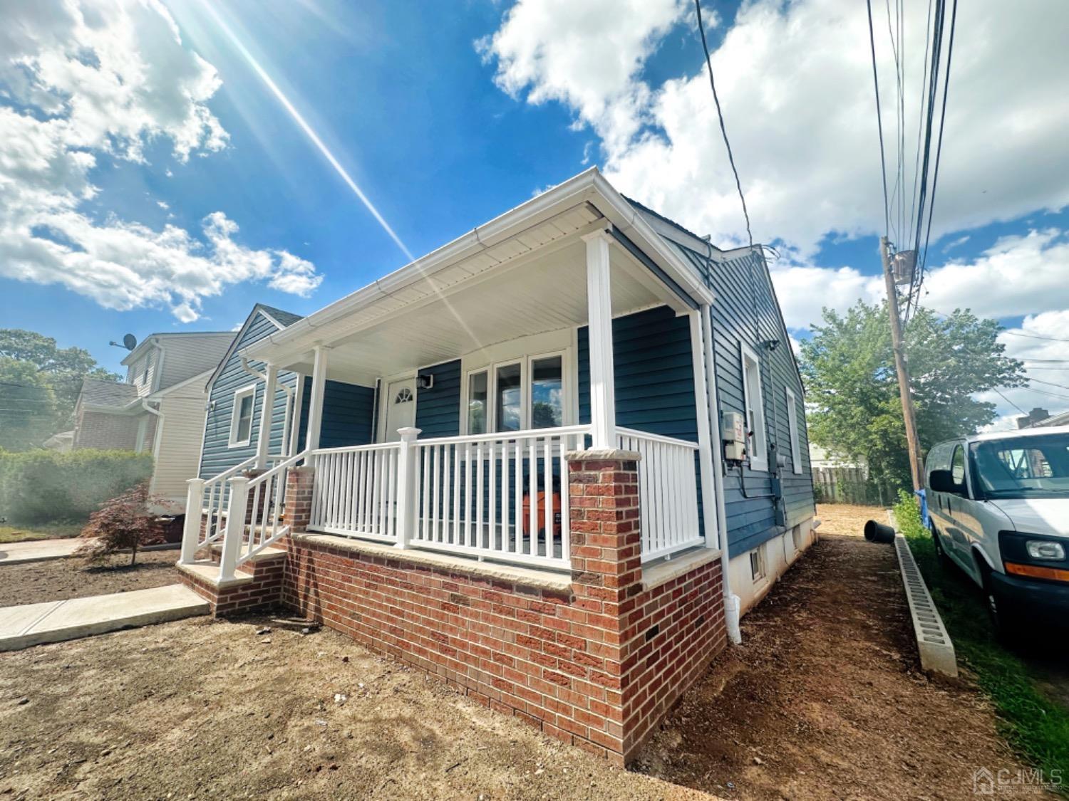 Photo 2 of 25 of 2 Meinzer Street house