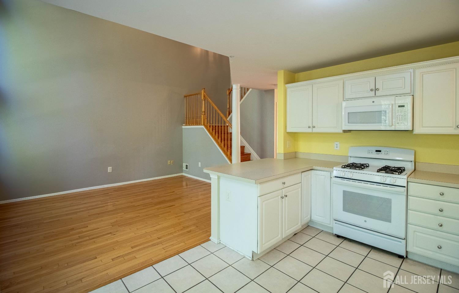 71 Pennsbury Way, East Brunswick, New Jersey image 11