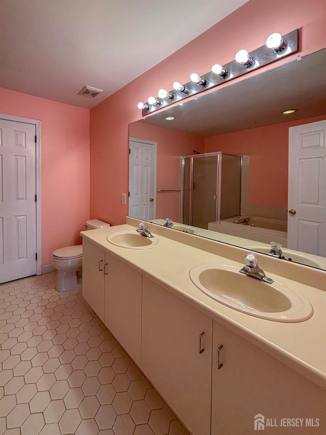 71 Pennsbury Way, East Brunswick, New Jersey image 18