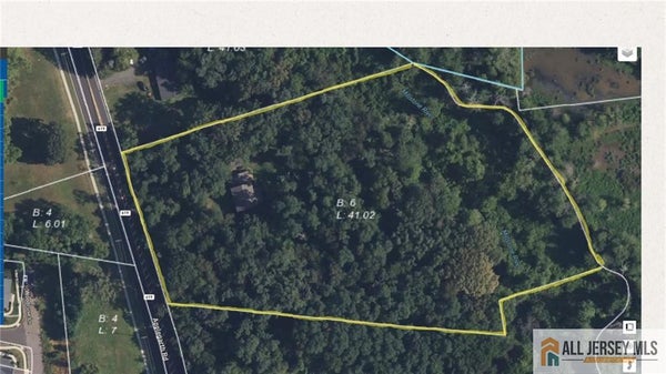 123 APPLEGARTH RD, MONROE, NJ 08831 - Image b97d66a93ce48ecacdbf4d825edf0ec5/3376451528