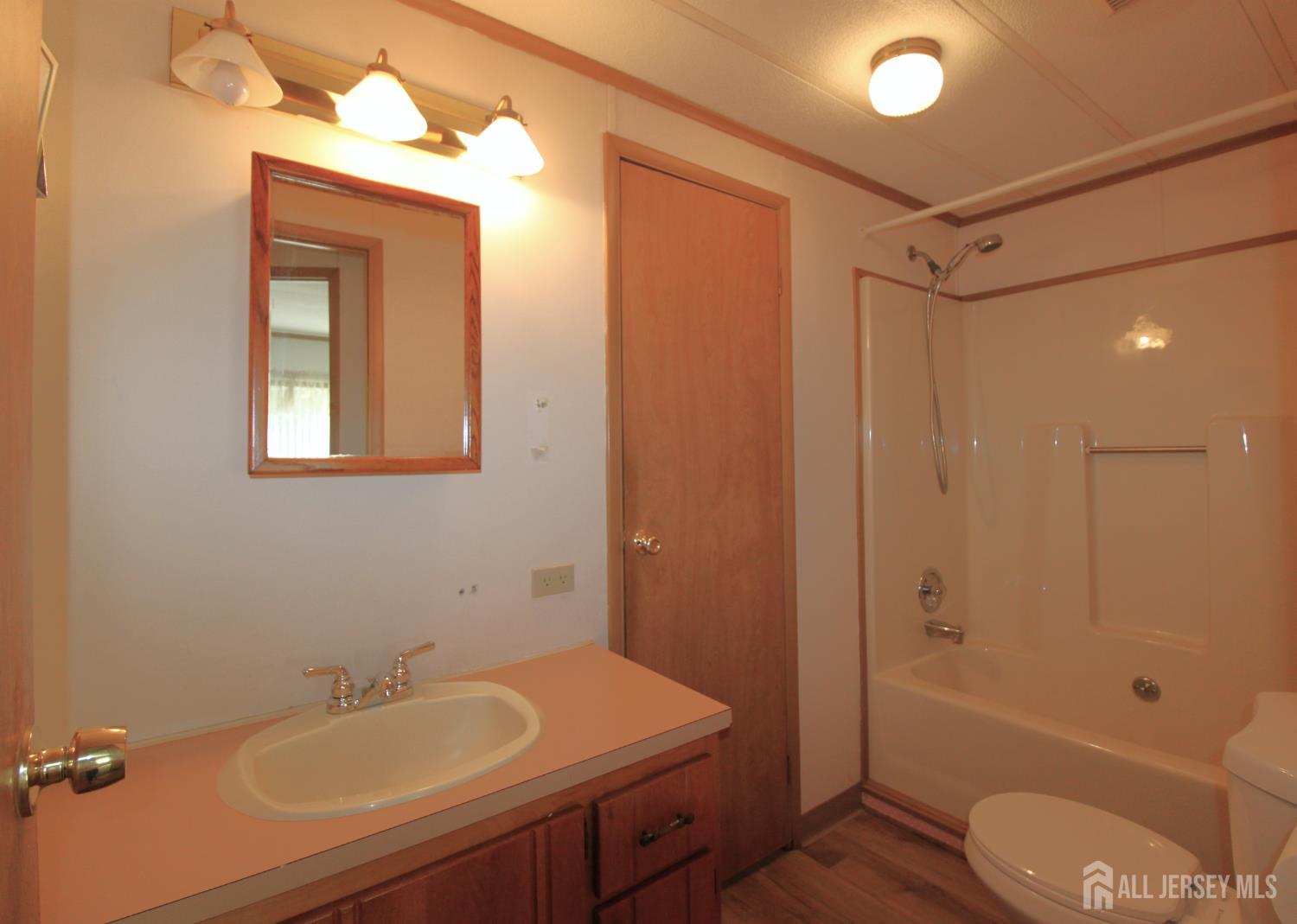 6 Emerson Road, North Brunswick, New Jersey image 20