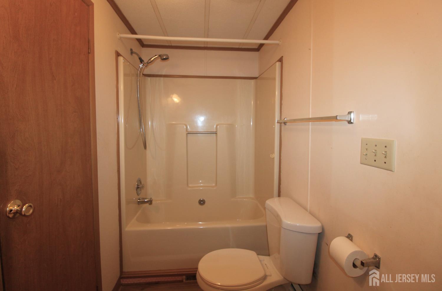 6 Emerson Road, North Brunswick, New Jersey image 21