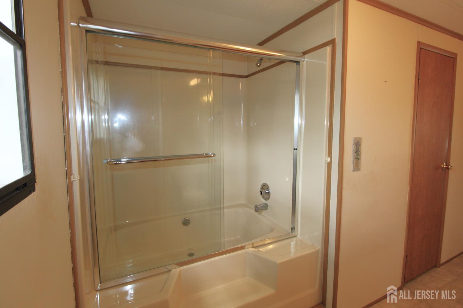6 Emerson Road, North Brunswick, New Jersey image 13