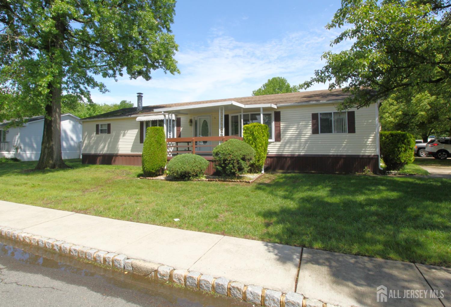 6 Emerson Road, North Brunswick, New Jersey image 1