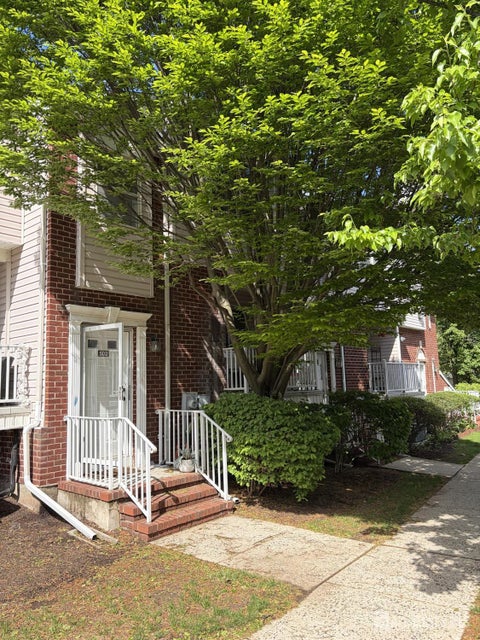 Condo For Sale - 502 Great Beds Court<br/> Perth Amboy, NJ 08861