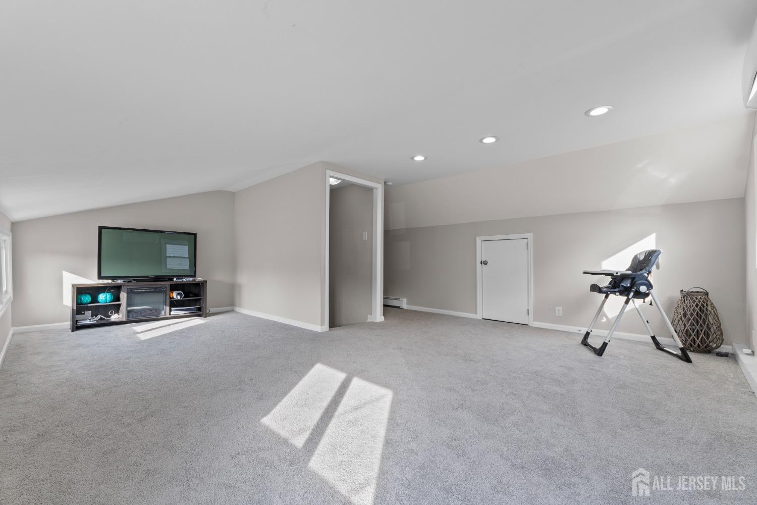 391 Prospect Avenue, Avenel, New Jersey image 16