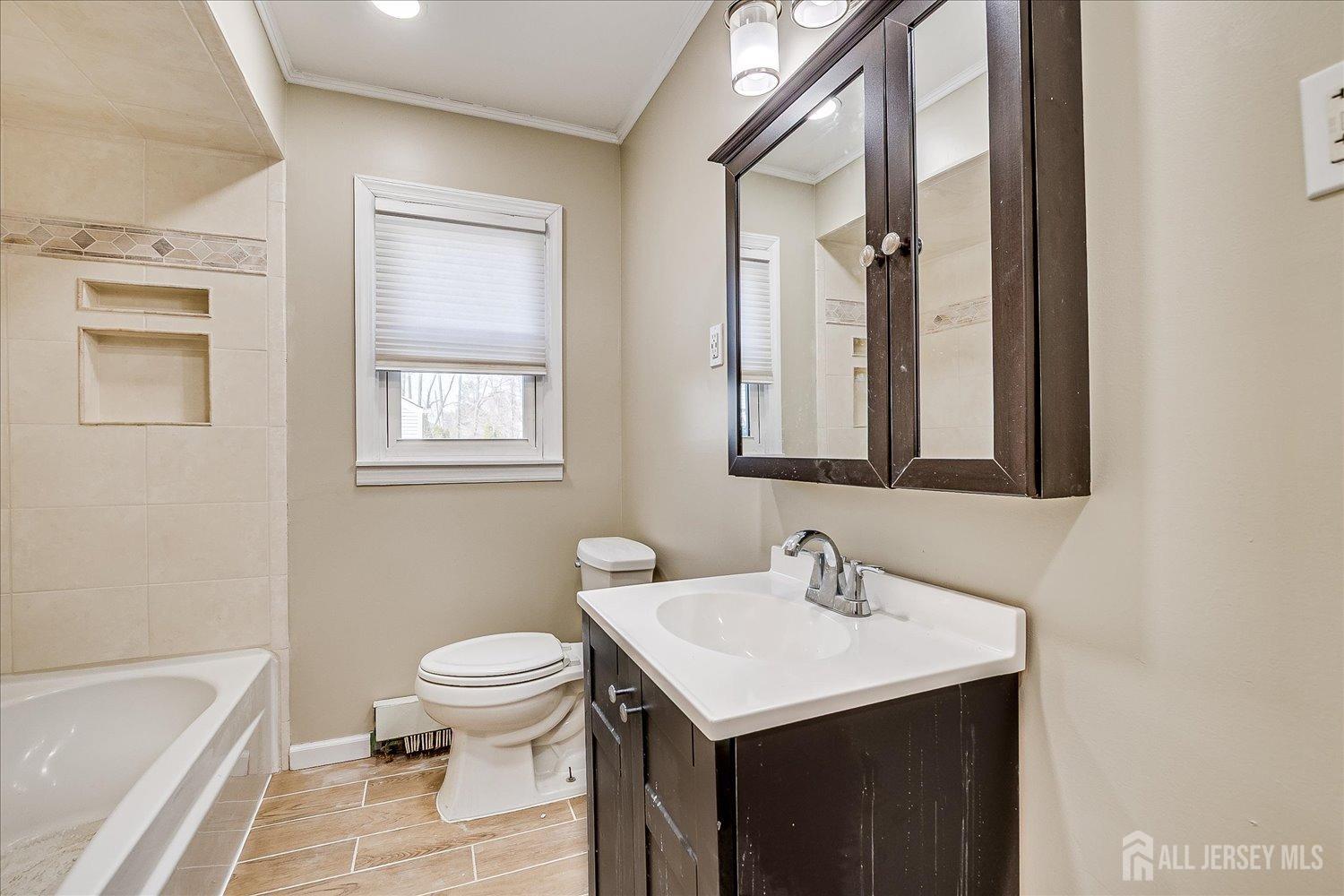 Edison, New Jersey 08837, United States, 3 Bedrooms Bedrooms, ,1 BathroomBathrooms,Residential,Active,8932