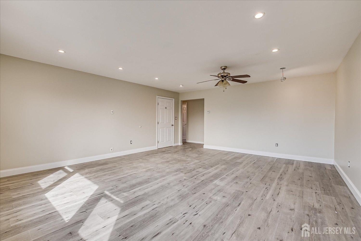 Edison, New Jersey 08837, United States, 3 Bedrooms Bedrooms, ,1 BathroomBathrooms,Residential,Active,8932